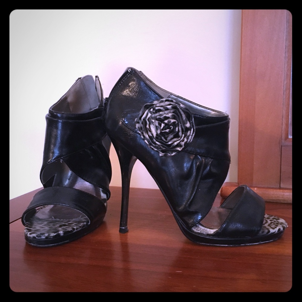 Black floral heels
